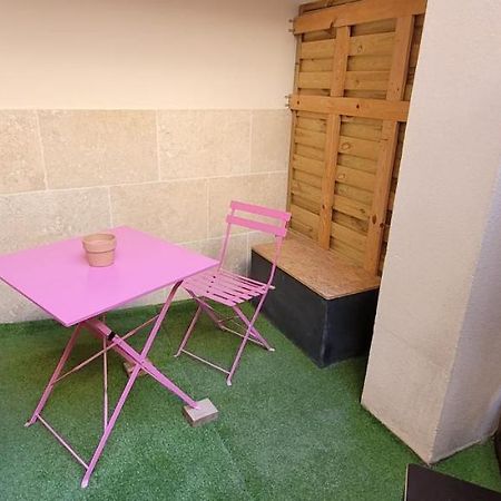 Charming Studio In The Heart Of Avignon Bagian luar foto